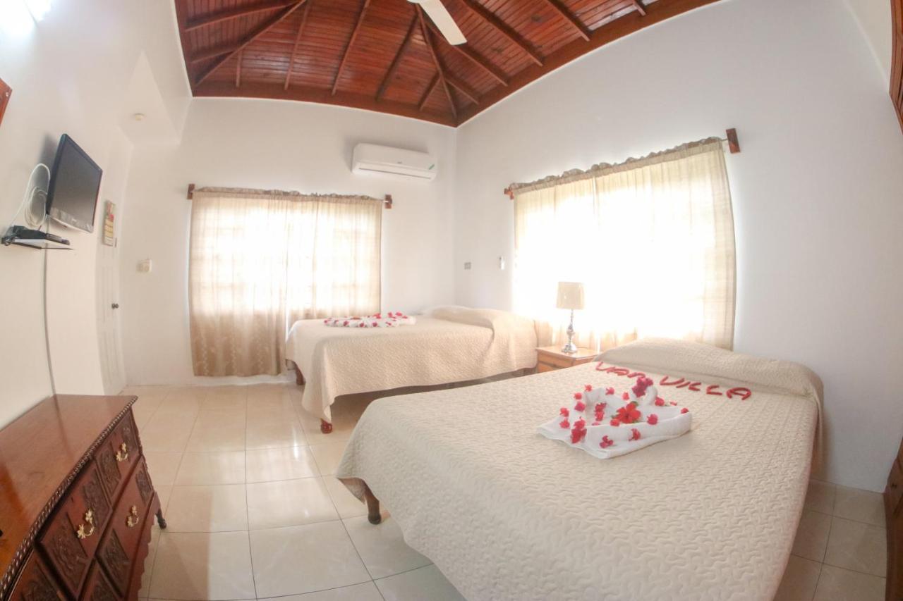 Van Villa Guesthouse Негрил Екстер'єр фото