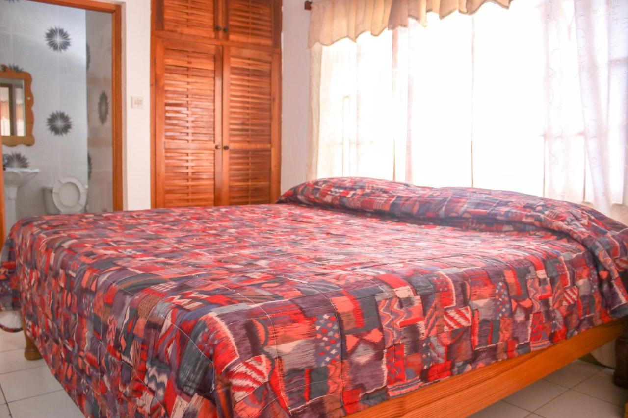 Van Villa Guesthouse Негрил Екстер'єр фото